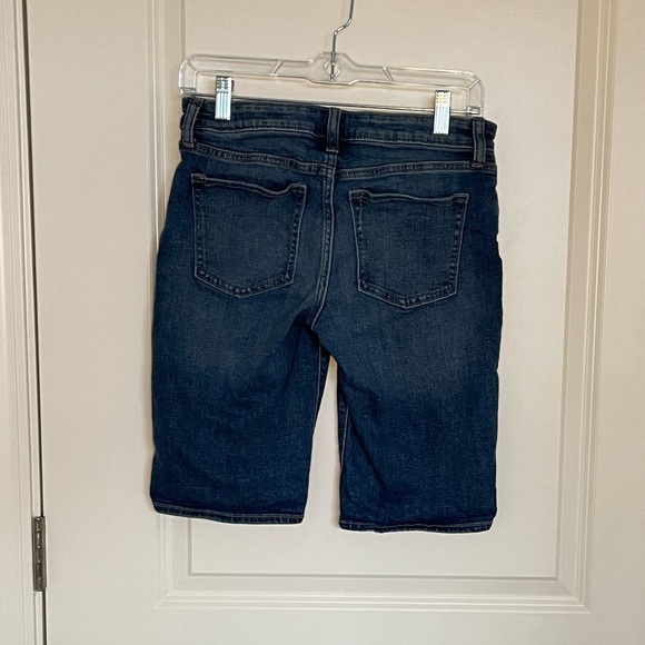 Gap Medium Wash Denim Shorts - Picture 3 of 4